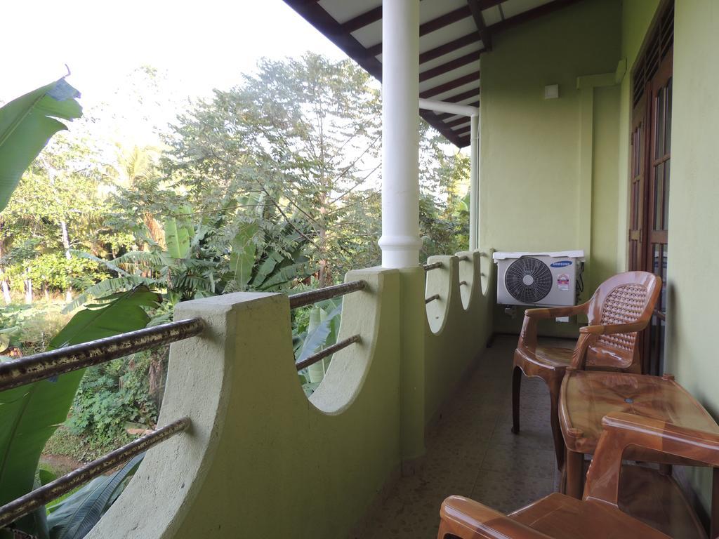 Arana Bungalow Galle Exteriör bild
